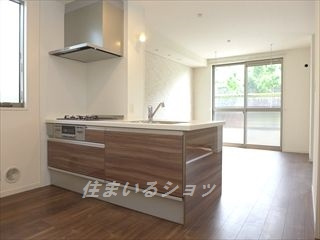 Ｆｌｏｒａ（フローラ）　Ｂ棟の居間・リビング|人気のコミュニケーションキッチン