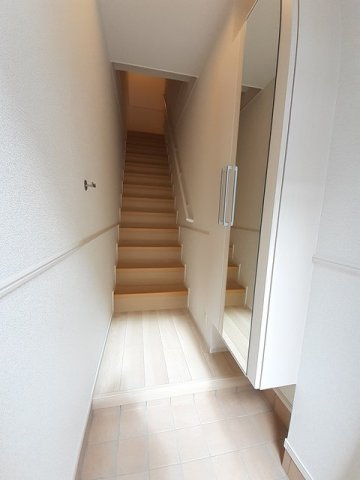 フィオーレ．Ｆの玄関|明るい玄関です