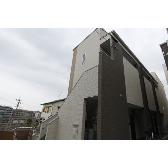 福岡市東区香椎駅東２丁目のアパートの外観