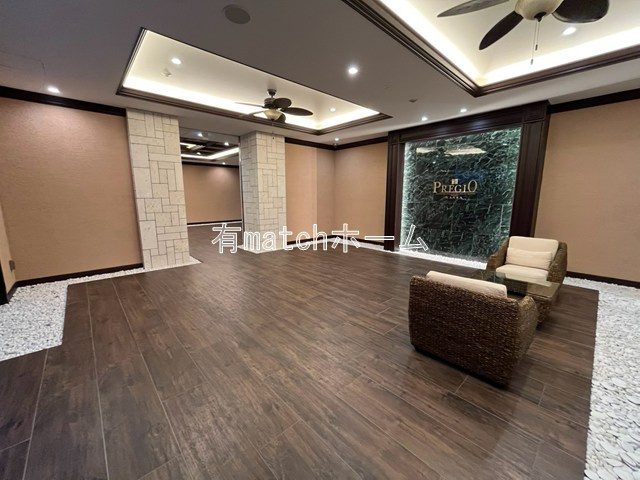 プレジオ難波のロビー
