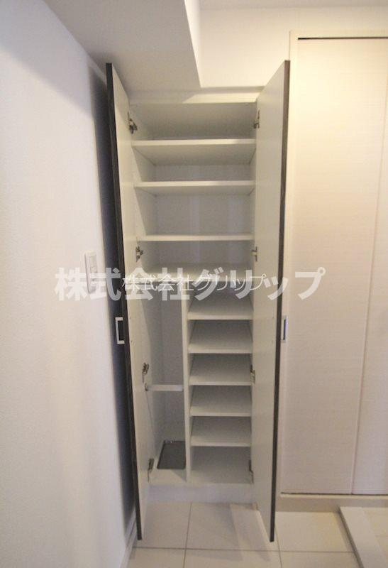 横浜市中区野毛町３丁目の賃貸マンションの収納