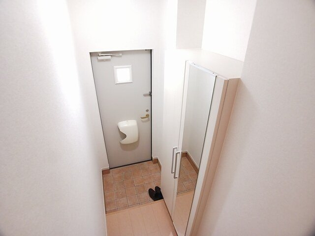 メゾン　ラブリーＪの玄関