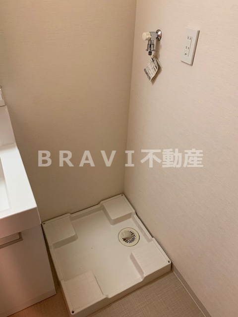 エスライズ本町東　BRAVI不動産の洗面所|【エスライズ本町東】洗濯機置き場