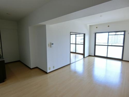 福岡市早良区小田部７丁目の賃貸マンションの居間・リビング|物件の画像3