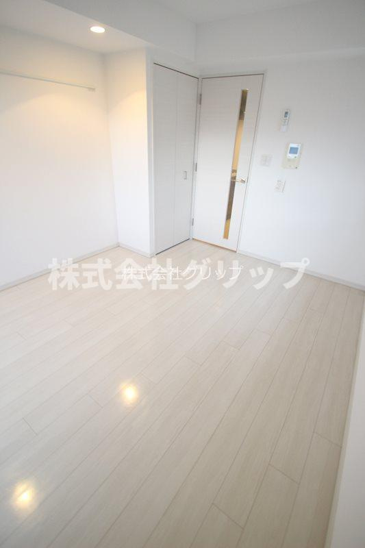 横浜市中区野毛町３丁目の賃貸マンションの洋室