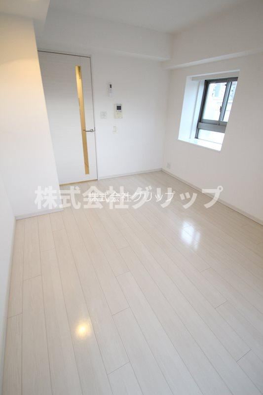 横浜市中区野毛町３丁目の賃貸マンションの洋室