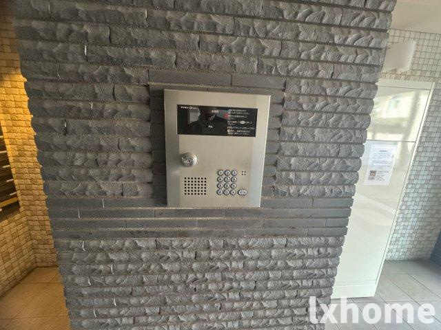 アイ・ウエスト茨木のエントランス|建物の内部です