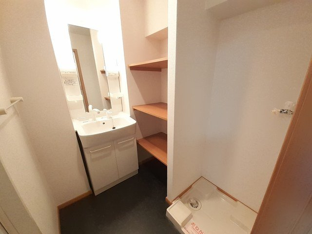 ラハイナ　コートの洗面所|コンパクトで使いやすい洗面所