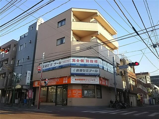 セブンビルの外観