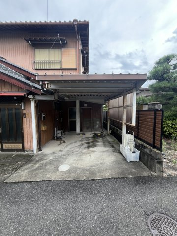 中古住宅　牧野町3丁目の駐車場