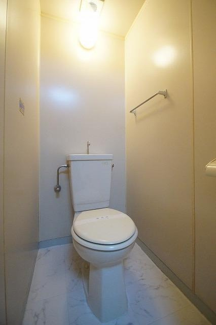 福岡市城南区南片江５丁目の賃貸マンションのトイレ|物件の画像8