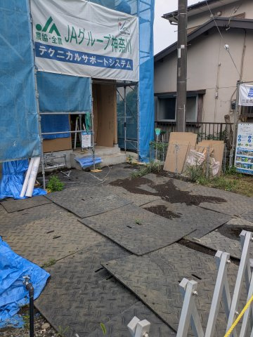大和市中央3丁目戸建貸家Aの駐車場