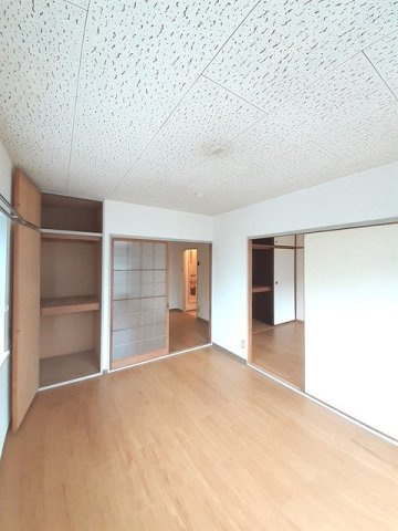 エルディム川西のその他
