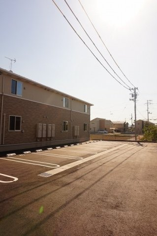 ルーベル春日Ｄの駐車場