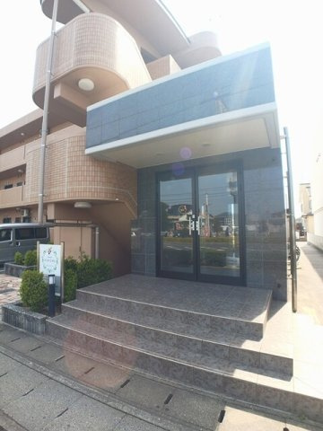 サンライズ　新池のエントランス