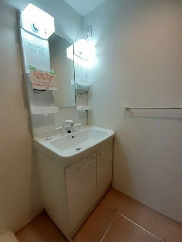 クラール仏生山Ｂの洗面所