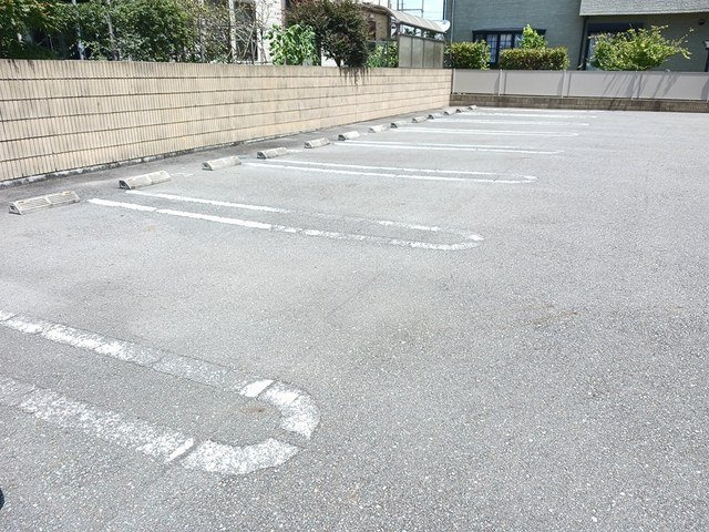 アバンツァート玉手Ⅰの駐車場