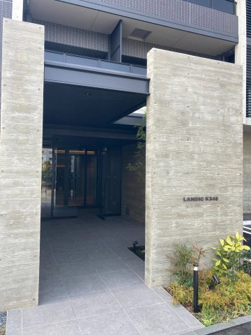 福岡市中央区清川３丁目の賃貸マンションのエントランス