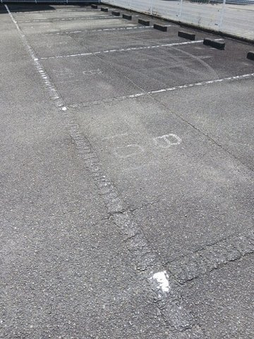 メゾン．ド　ファミーユＢの駐車場|車をお持ちの方に嬉しい駐車場付きの物件です
