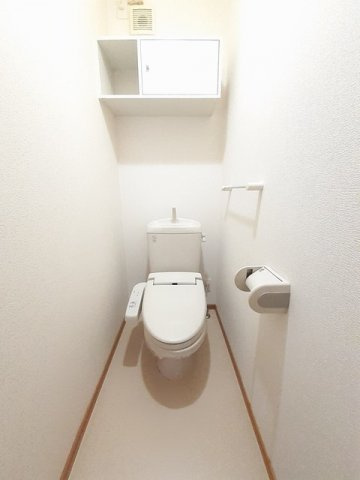 ドゥ・プルミエール　Ｂのトイレ|トイレもきれいです