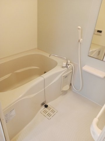ポワールⅠの浴室|コンパクトで使いやすいお風呂です