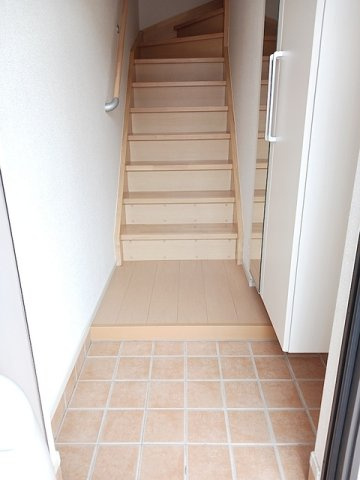 ポワールⅠの玄関|落ち着いた玄関です