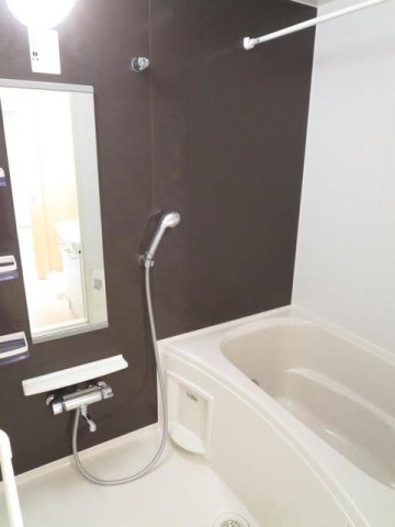 フランメゾン南沖洲Ａの浴室|コンパクトで使いやすいお風呂です