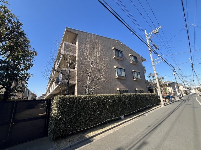 【外観】 | ソフィア東伏見　(保谷店) | 周辺は緑の多い閑静な住宅街につき、住環境良好です。