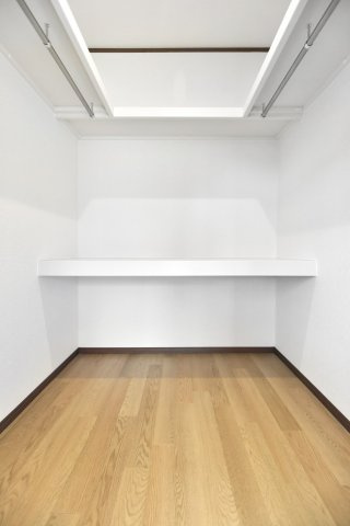 岡山市東区瀬戸町下　中古戸建の収納|約２帖のウォークインクローゼット。