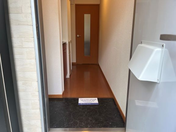 レオパレス清流の玄関