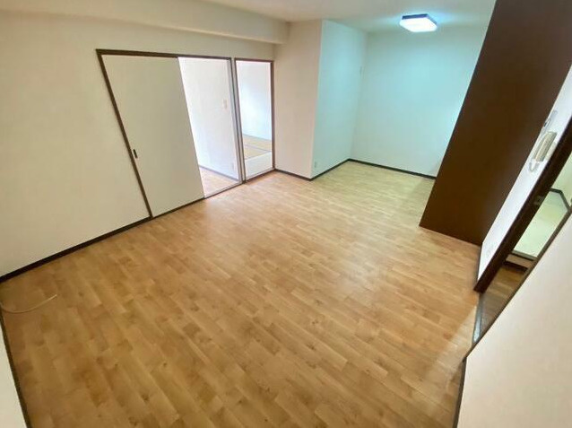 マンションフジフィールドの居間・リビング|こちらのリビングで趣味の時間をお楽しみください