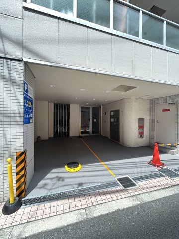 オンコート九条のエントランス