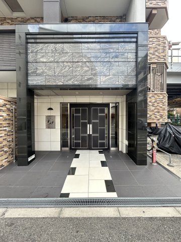 アスヴェル難波EASTのエントランス