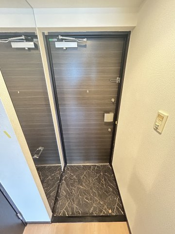 アスヴェル難波EASTの玄関