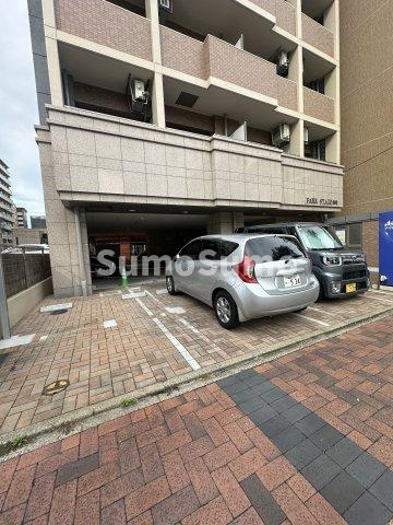パークステージ箱崎の駐車場
