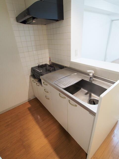 イーストヴァリュー弦巻のキッチン
