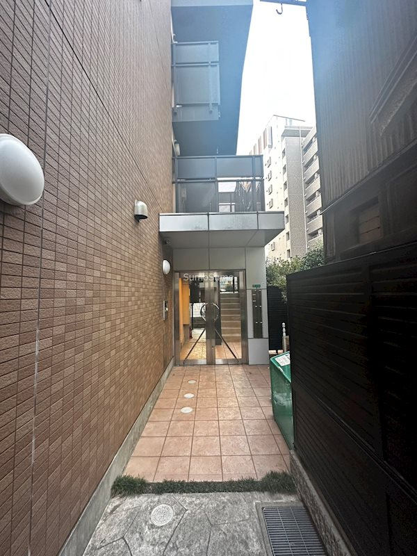 ハウス　カームリーのエントランス