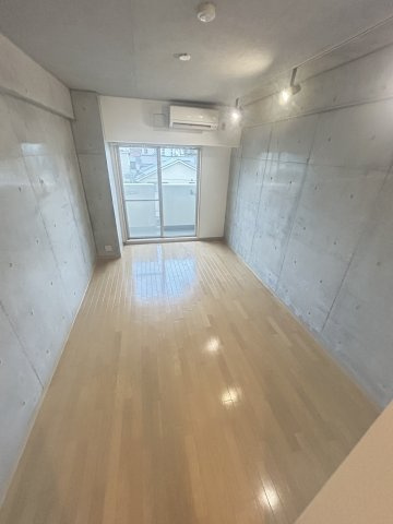 R4の居間・リビング