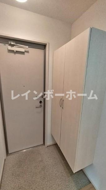 メゾンヴェール徳住の玄関|反転間取りです。