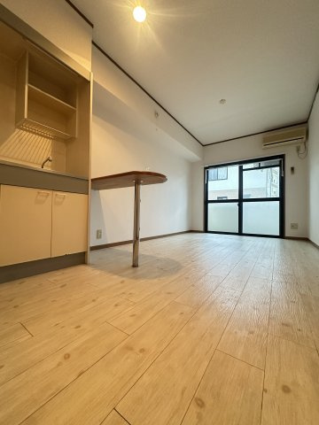 クレセール平和の居間・リビング