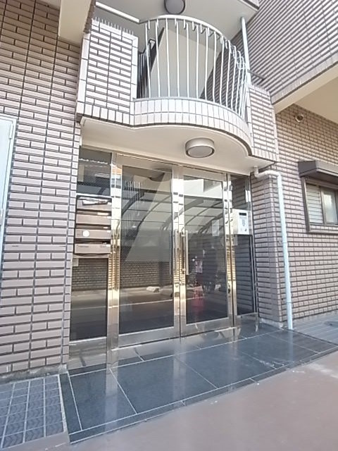 Grande甲子園六番町のエントランス