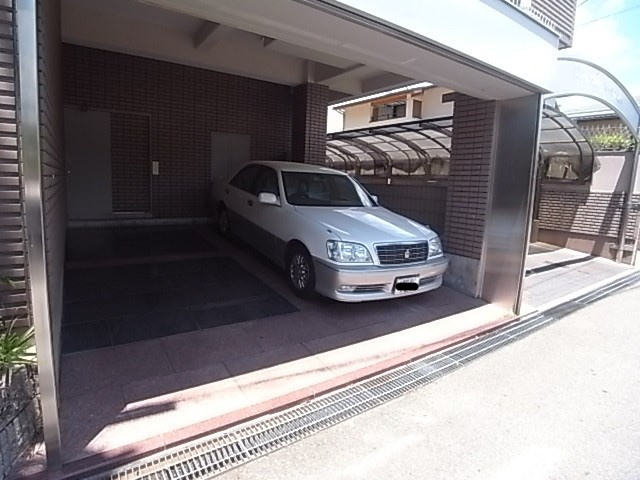 Grande甲子園六番町の駐車場