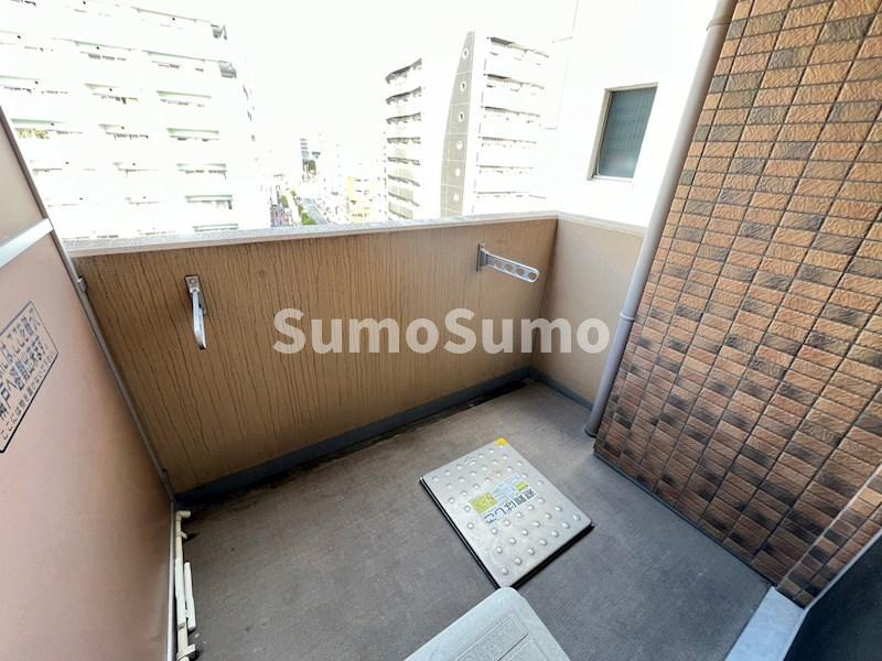 プレサンス難波元町のバルコニー