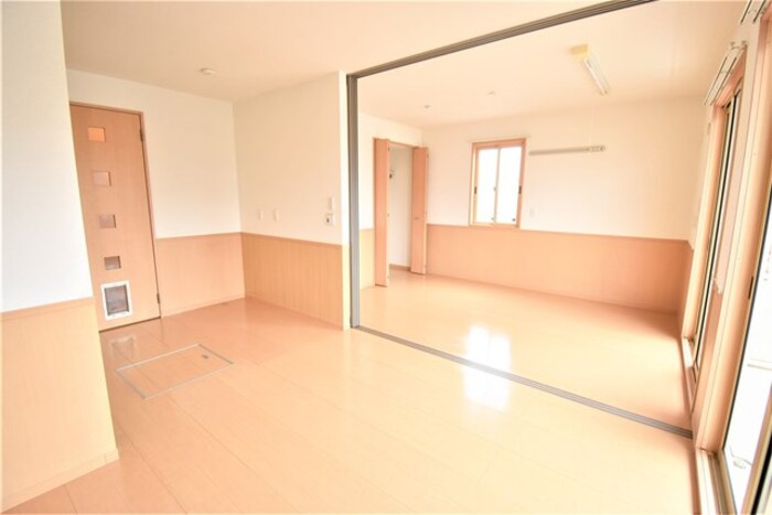 ロイヤルパークス林町 C棟の洋室|ＤＫ７．５帖～南洋室６帖