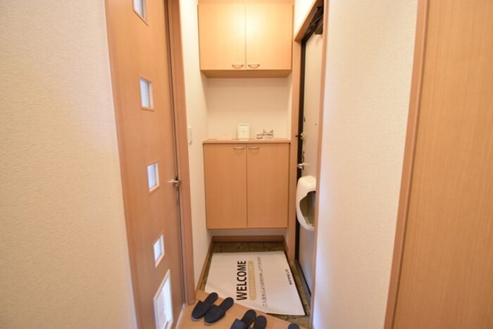 ロイヤルパークス林町 C棟の玄関|玄関