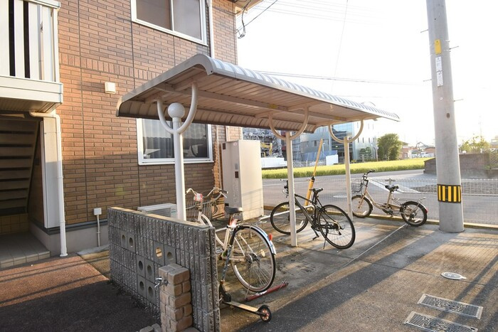 ロイヤルパークス林町 C棟のその他共用部分|駐輪場