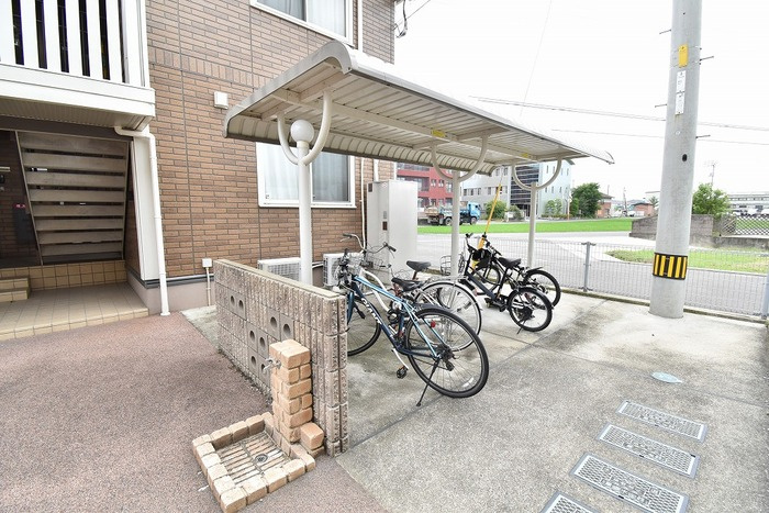 ロイヤルパークス林町 C棟のその他共用部分|駐輪場