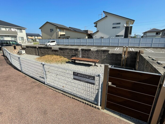 ロイヤルパークス林町 C棟|ドッグラン
