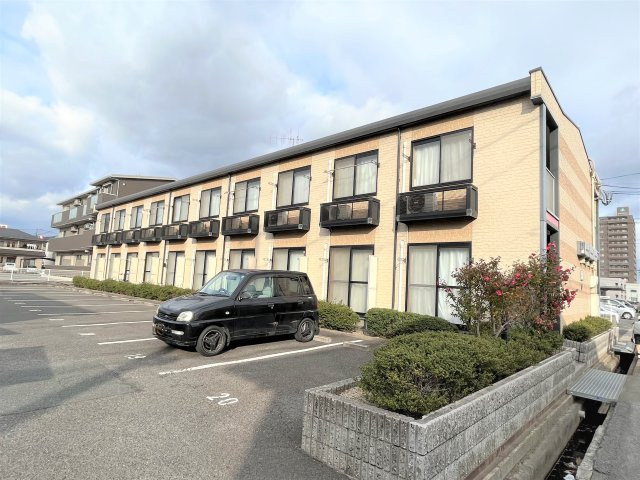 【外観】 | レオパレス愛燦館