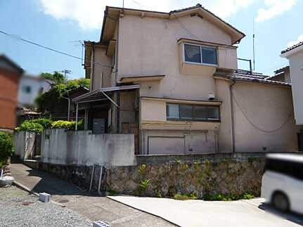呉市三和町中古戸建の前面道路含む現地写真